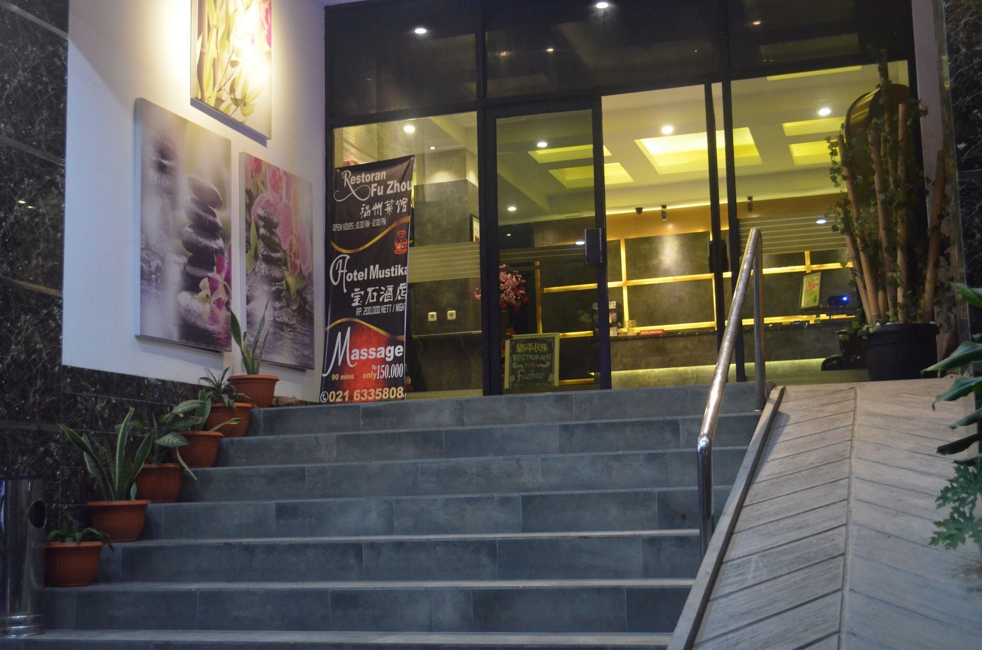 Mustika Gajah Mada Hotel Jakarta Kültér fotó